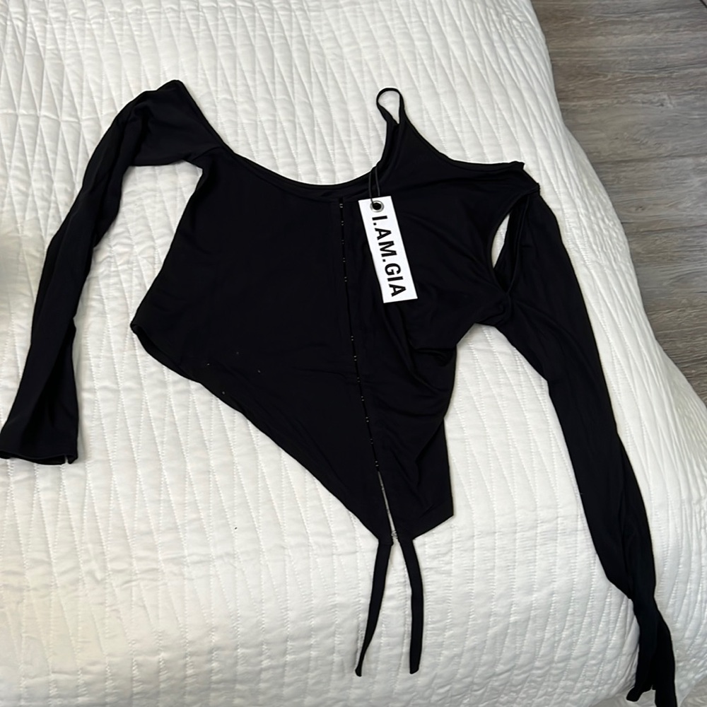 IAMGIA Garnet Top with tags